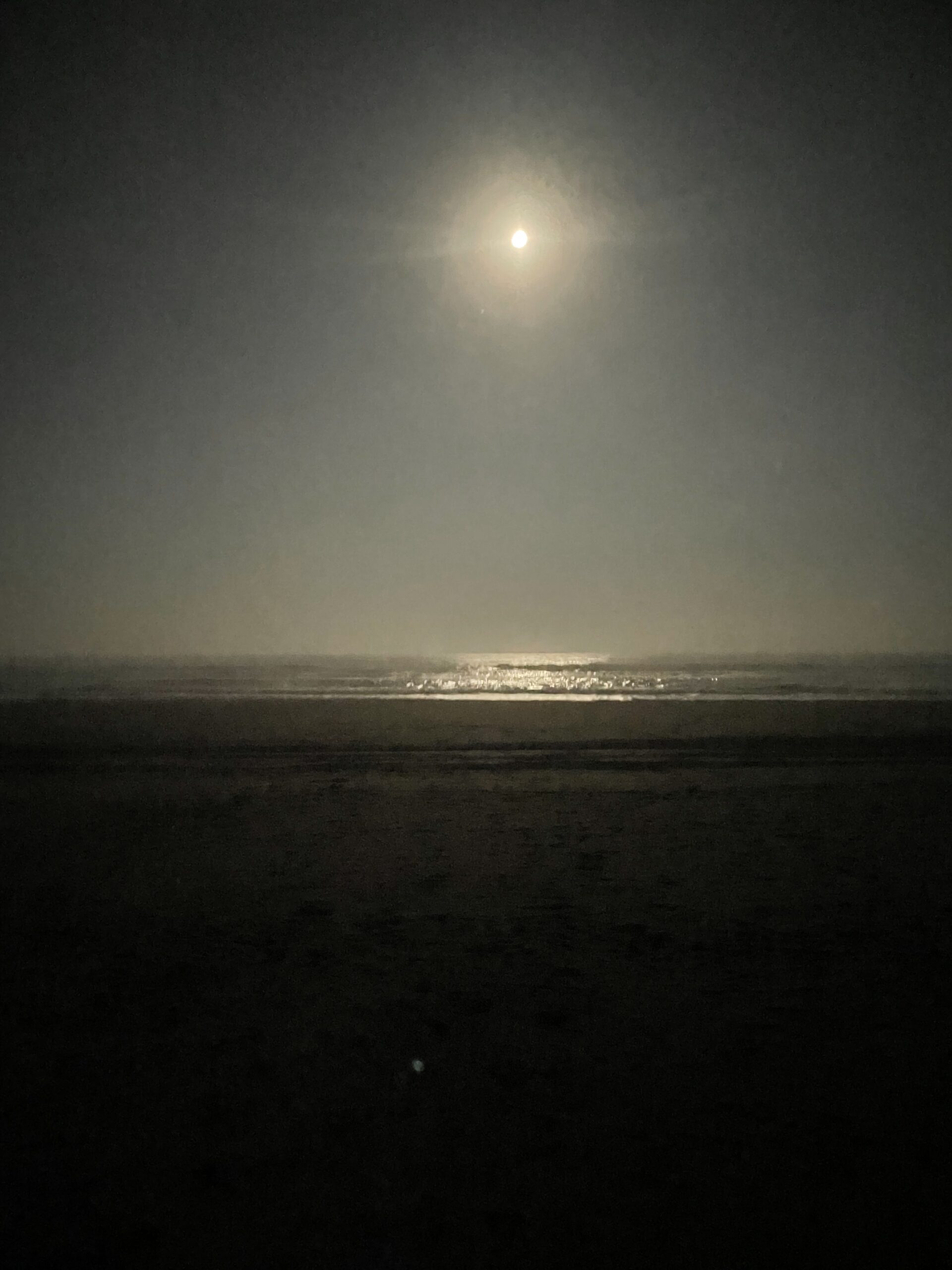 満月ビーチヨガ